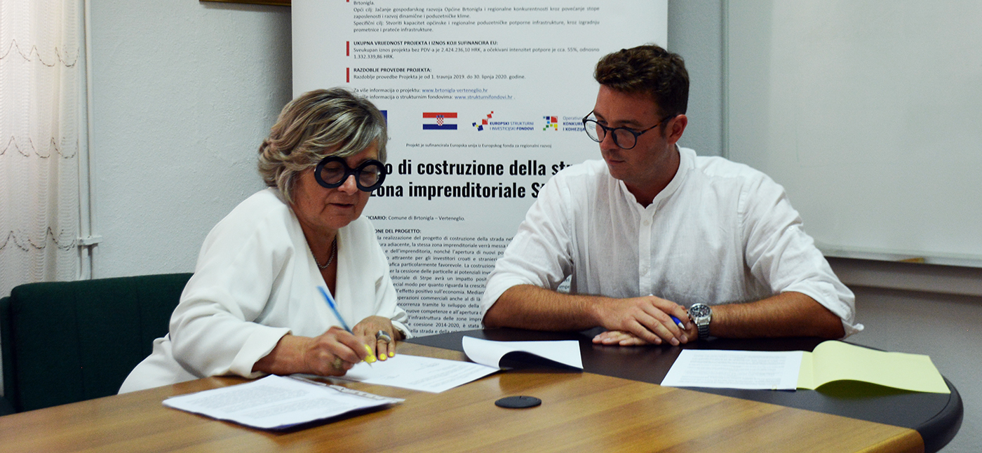 BRTONIGLA - potpisivanje ugovora za poduzetničku zonu &Scaron;trpe (3)