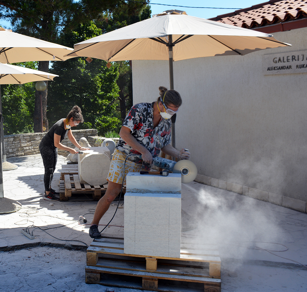 studenti izrađuju skulpture (1)