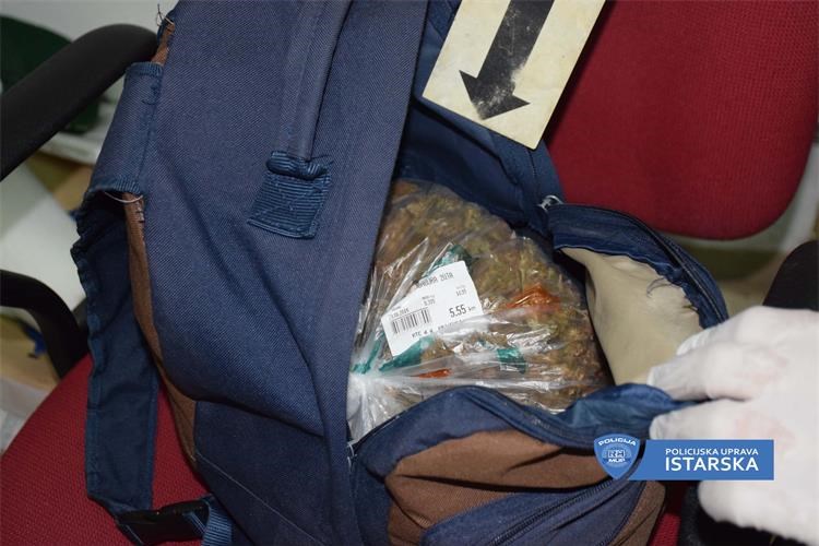 Trojica mladića privedena zbog preprodaje droge