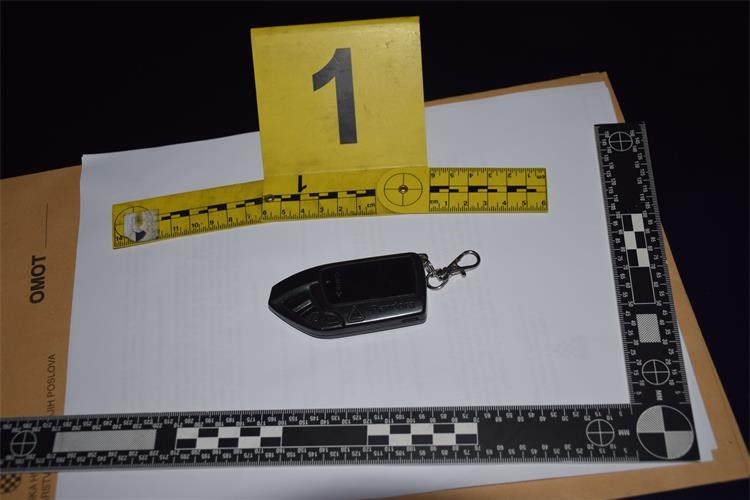 Jammerom otključao 10 vozila i opljačkao vlasnike