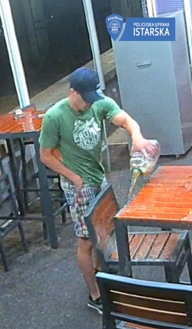 Policija moli za pomoć: prepoznajete li osobu koja je zapalila ugostiteljski objekt?