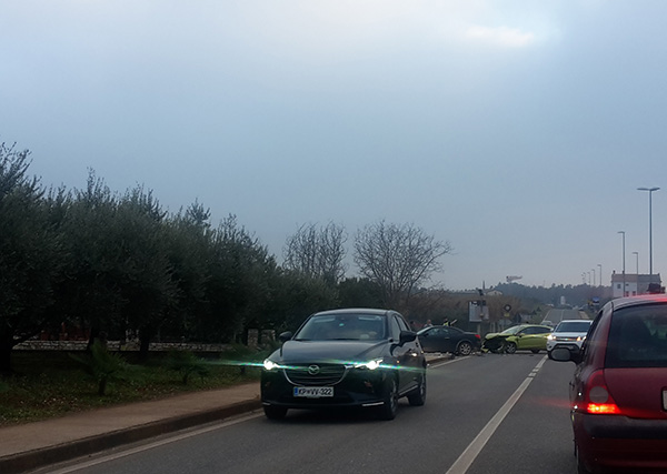 U prometnoj nesreći na području Novigrada ozlijeđen vozač Renaulta