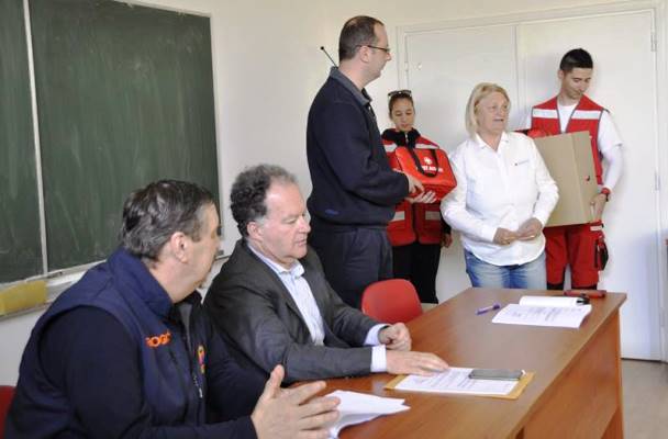 Crveni križ Bujštine vatrogascima uručio 15 setova prve pomoći