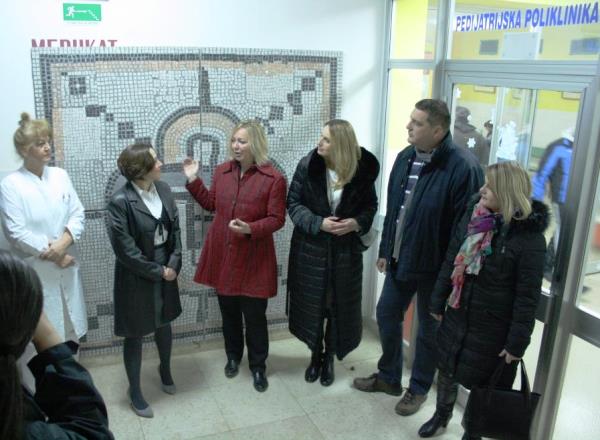 Mozaik &bdquo;Beskonačno putovanje ka ljubavi&ldquo; od sada će krasiti Odjel za pedijatriju OB Pula