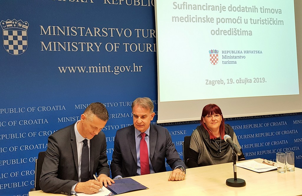 Potpisani Ugovori o sufinanciranju dodatnih timova medicinske pomoći