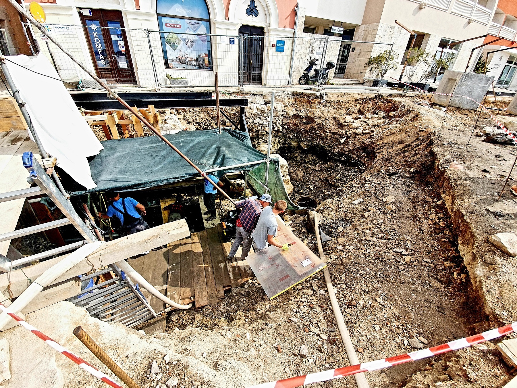 U Poreču se nastavljaju istraživanja na rimskom plovilu pronađenom prilikom radova na rivi, antičkog rariteta na svjetskoj razini