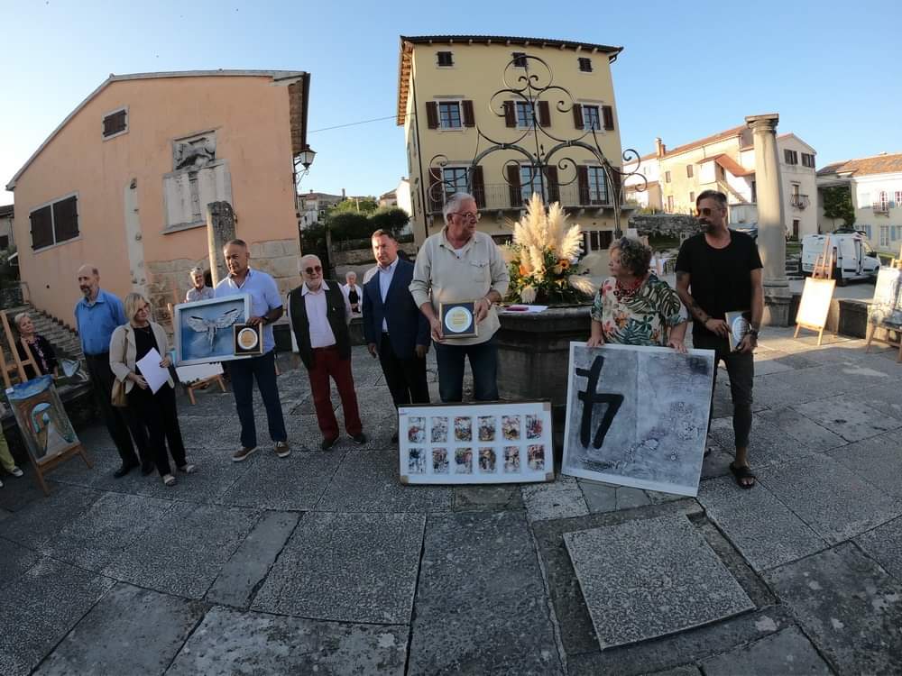 IMG-c77e56042805b331a92813b6ebdc99de-V(1)