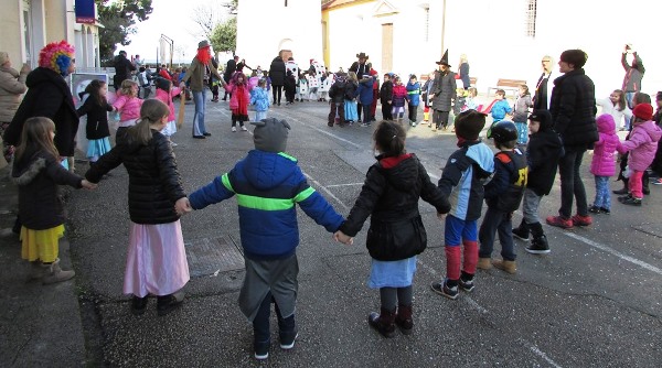 Male maškare prodefilirale Novigradom  