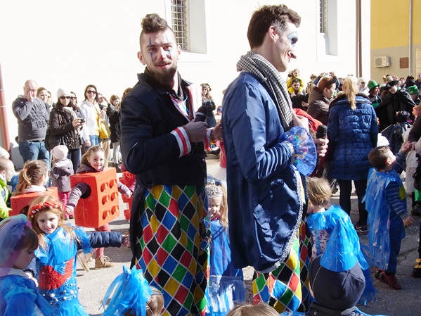 U Novigradu uz klaunove i odličnu &bdquo;mjuzu&ldquo; održana karnevalska fe&scaron;ta