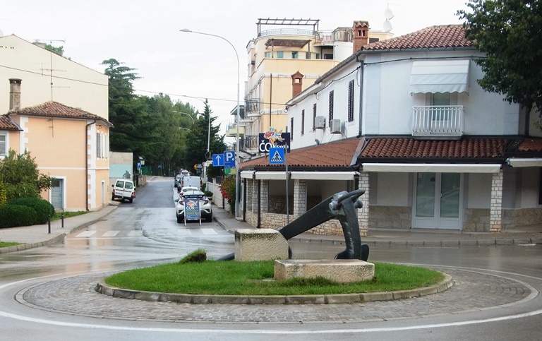 Na ulazu u centar Novigrada sru&scaron;io sidro i pobjegao