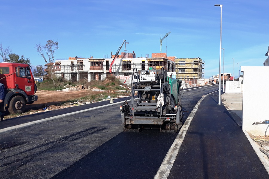 U Novigradu asfaltirana prometnica s pratećom infrastrukturom  