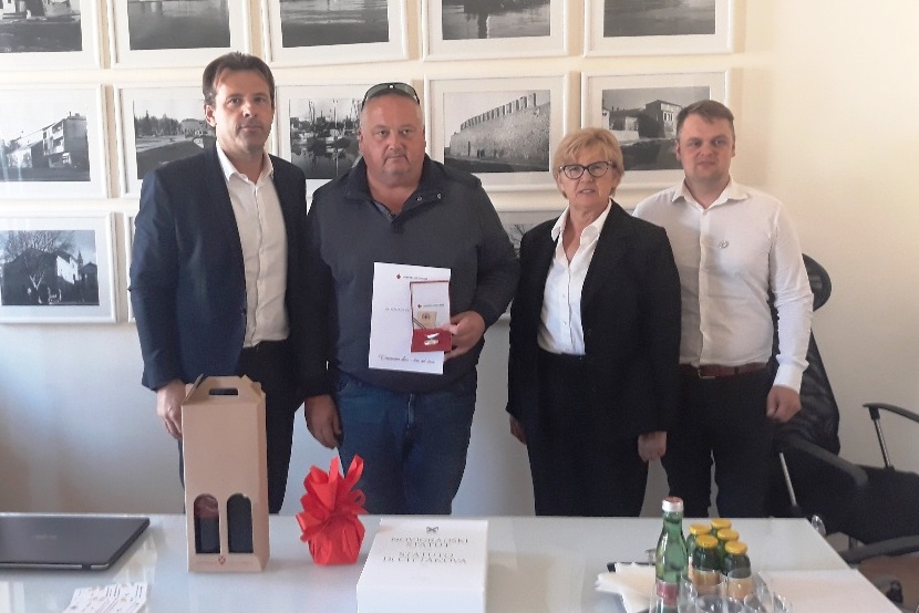 Anteo Milos povodom Dana dobrovoljnih darivatelja krvi ugostio Davora Klarića