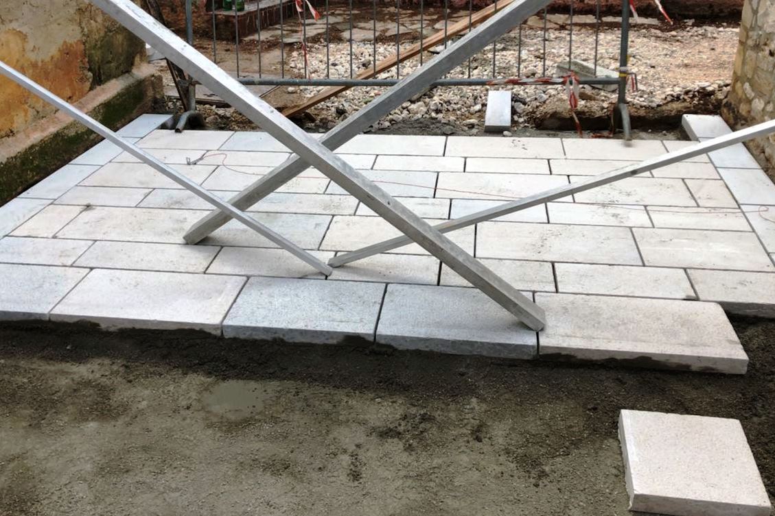 U Novigradu započelo popločavanje kamenom ulice Zidine