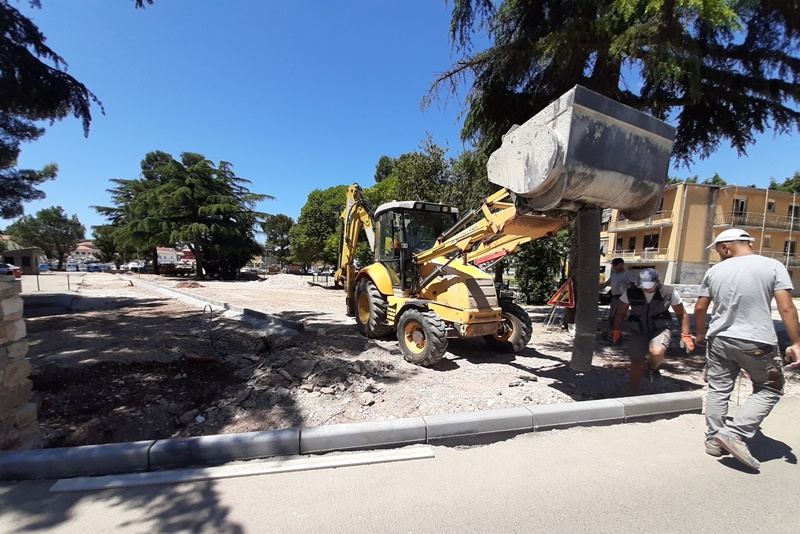 Nastavlja se uređenje &bdquo;bijelog parkirali&scaron;ta&ldquo; u Mandraču