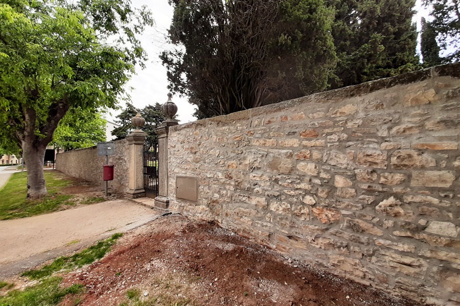 U Novigradu dovr&scaron;ena sanacija crkve Svete Agate i zida starog groblja