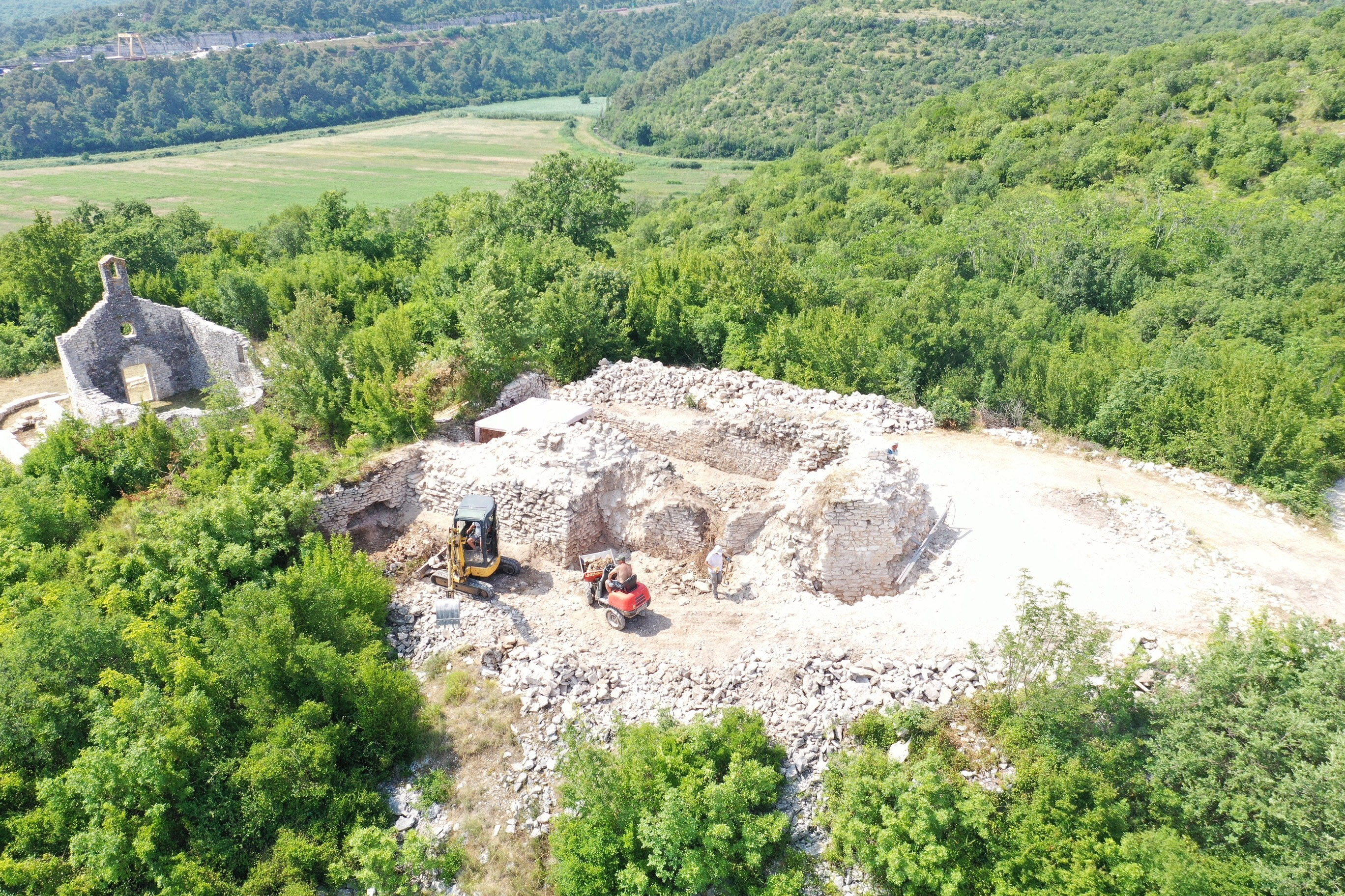 Sv- Juraj, arheološko nalazište Brtonigla 2