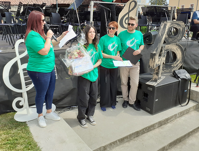 Buje, Lena, Rosana, dizajnerica majice