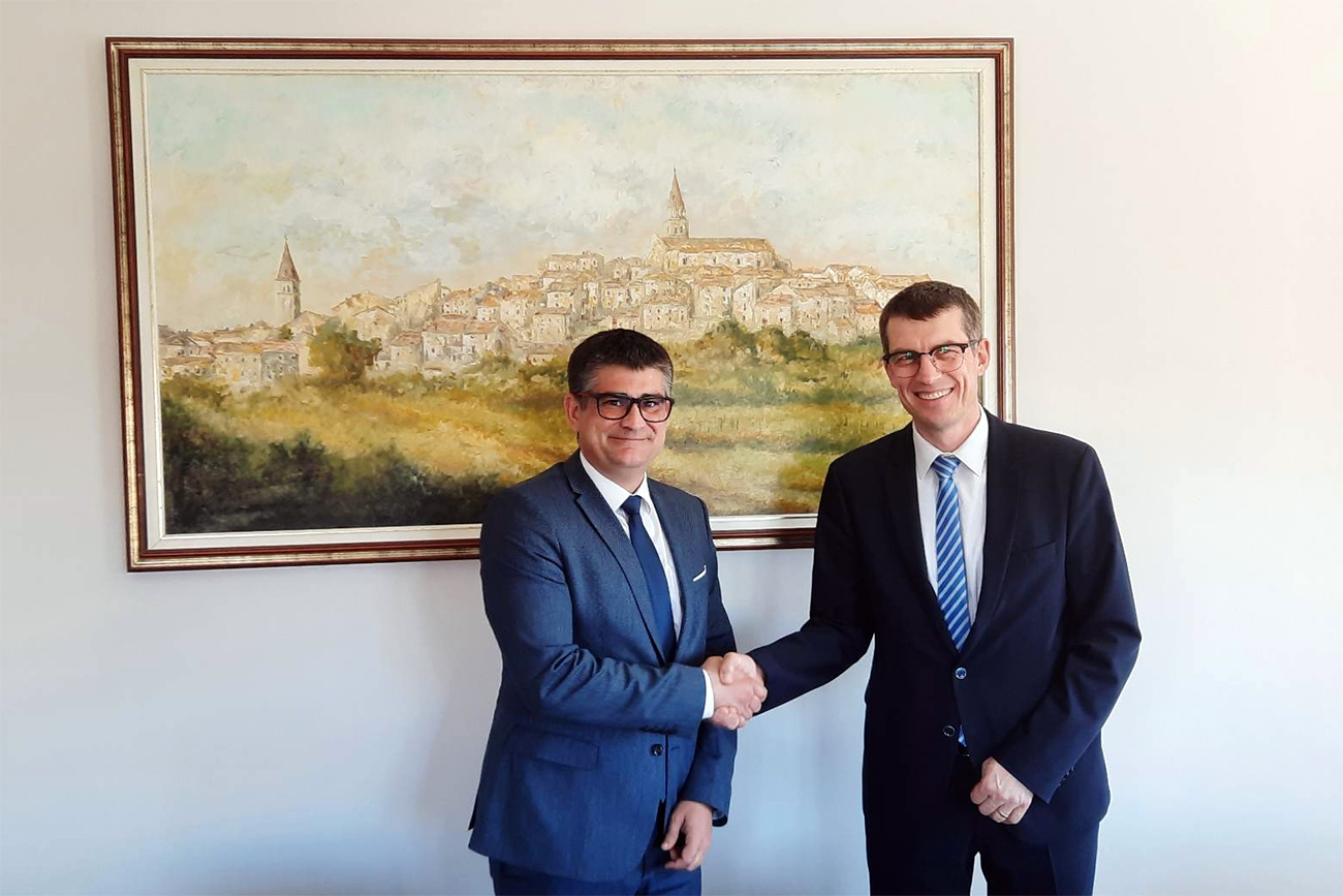 VIŽINTIN  DOVŽAN BUJE