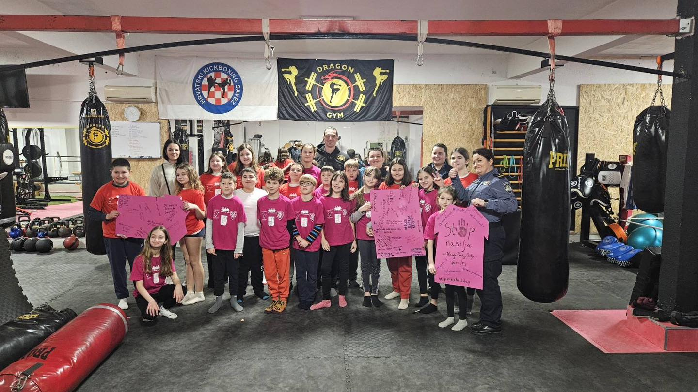 Dan ružićastih majica