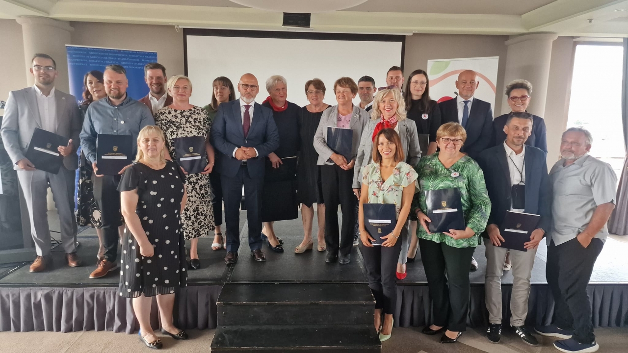 donacije-bujstina-crveni-kriz_1280_720_s_c1