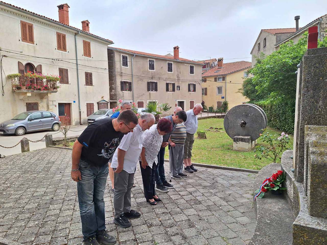 polaganje-vijenaca-buje-antifasizam-3