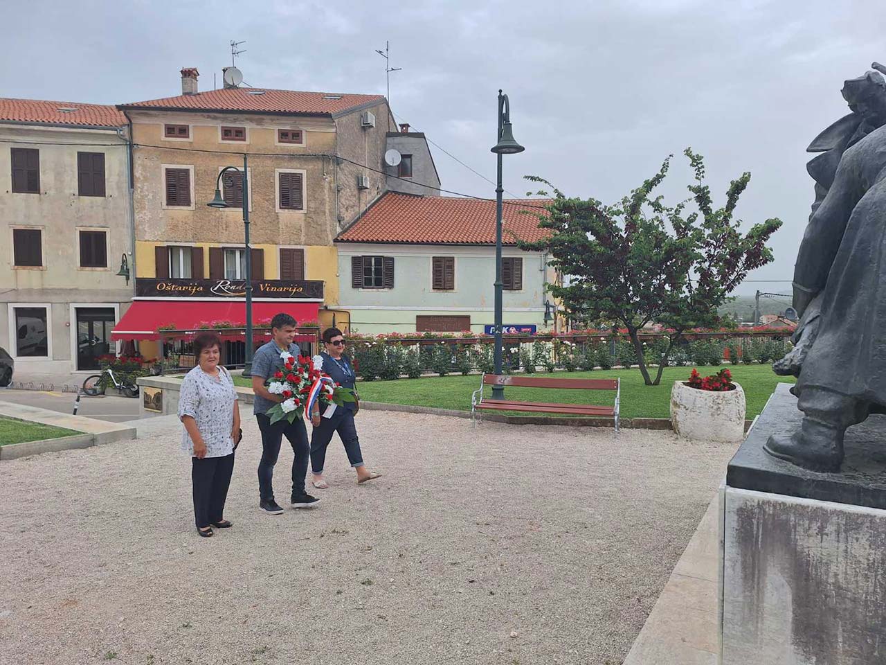 polaganje-vijenaca-buje-antifasizam-6