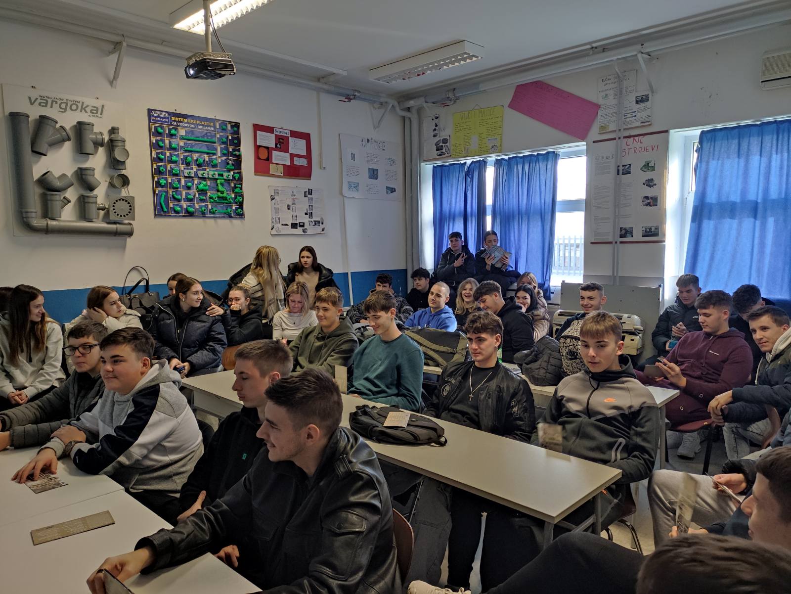 HAK IMG-30c279725b958cb8f5d4538424539030-V