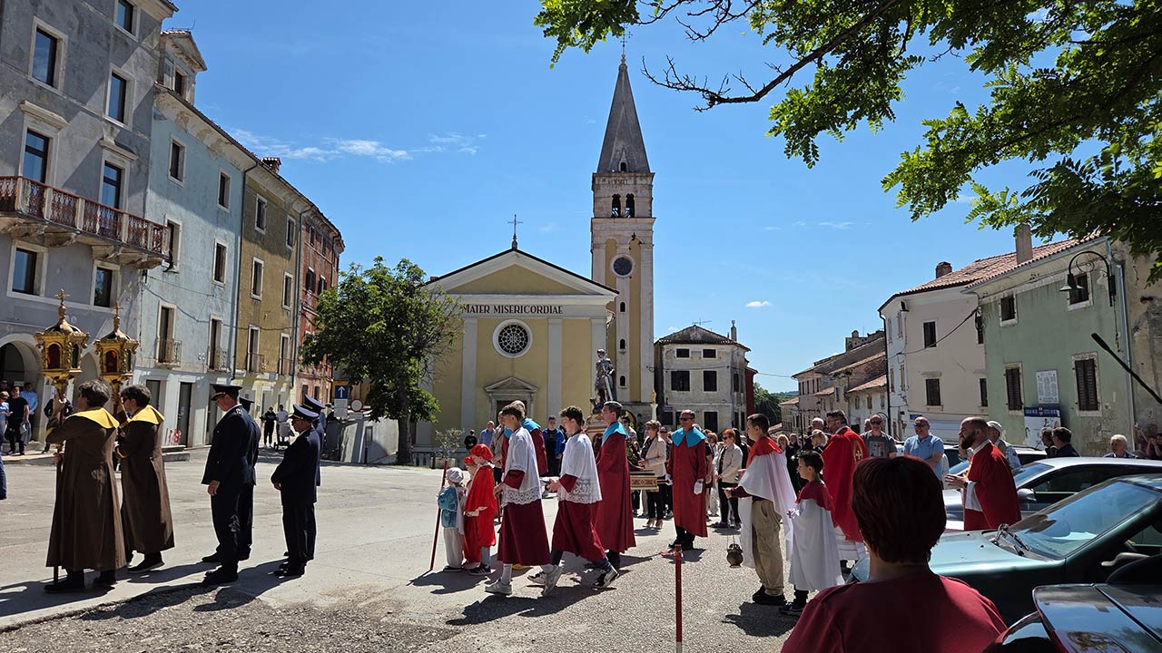 blagdan sv- Servula procesija-sv-servul-buje-25