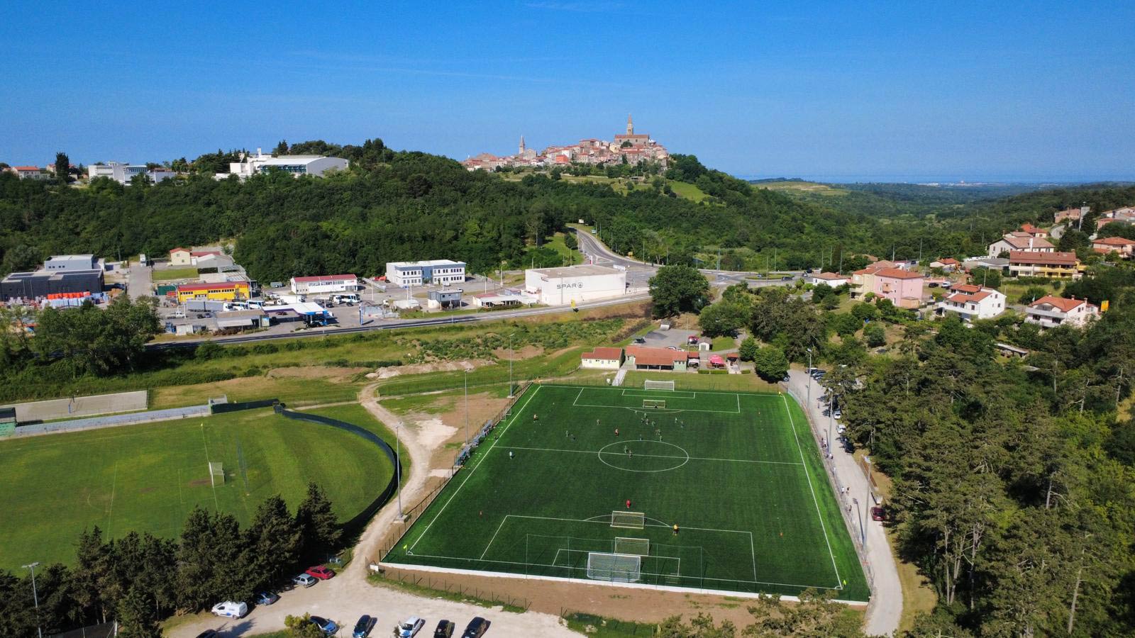 Buje panorama nogometni teren