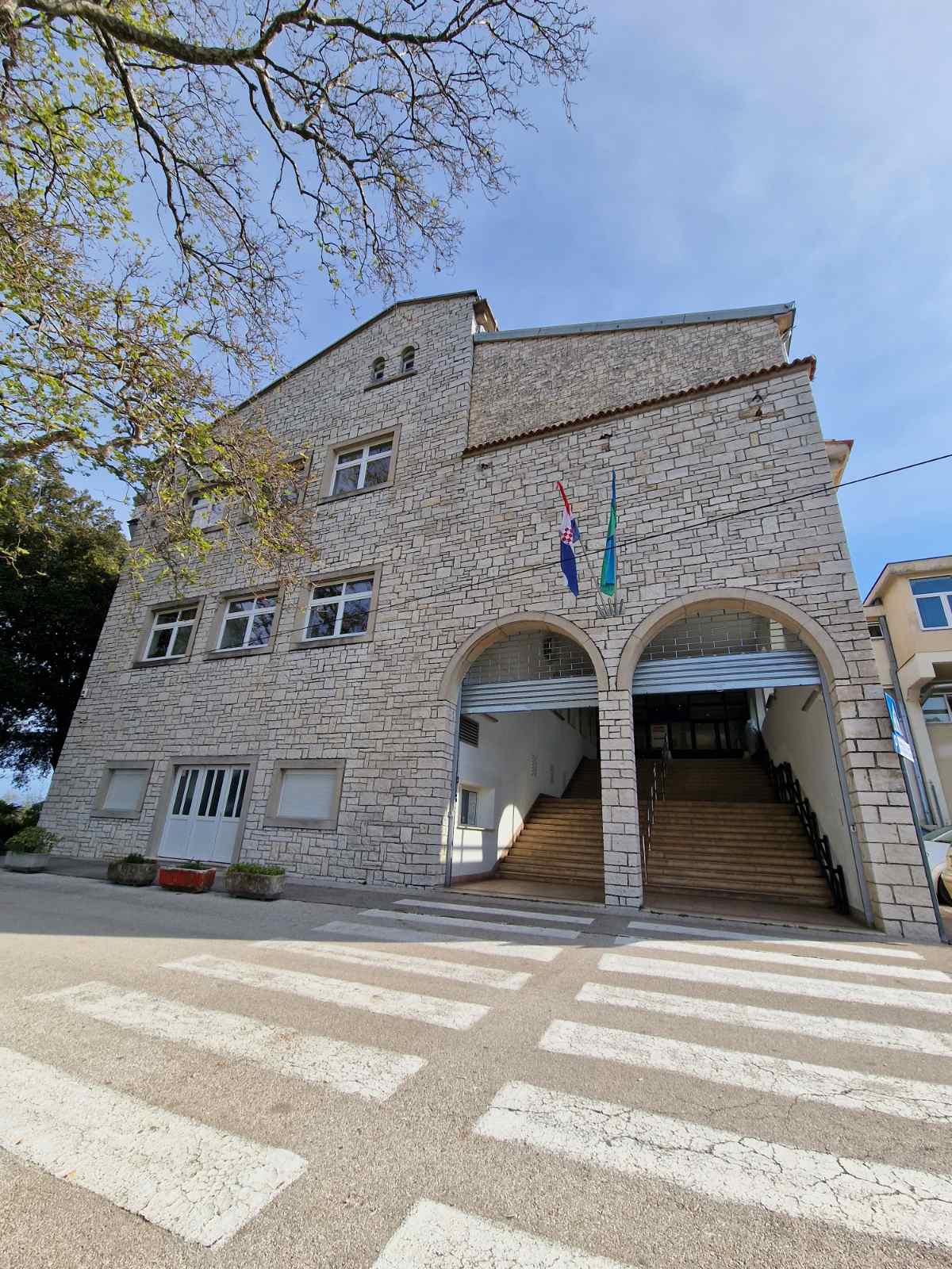 fotografija srednje &scaron;kole Buje