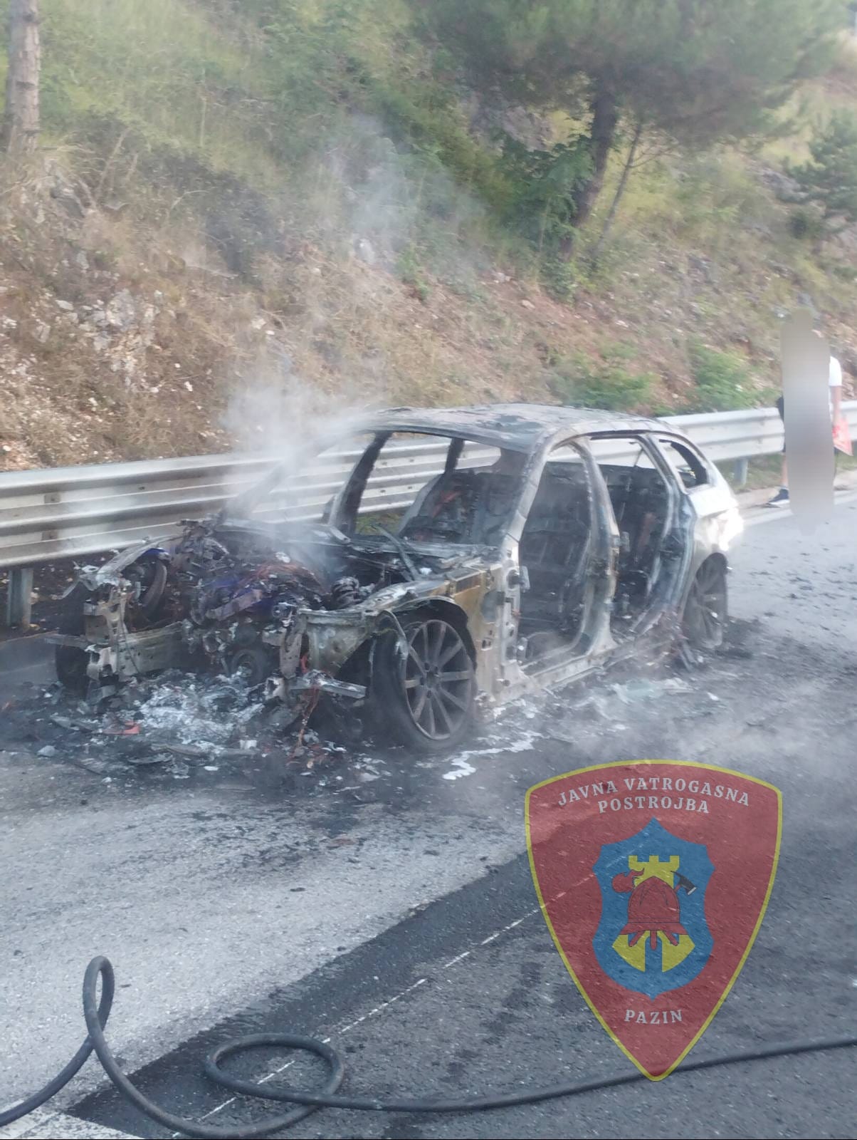 Izgorjelo vozilo na Ipsilonu -Pazin 2