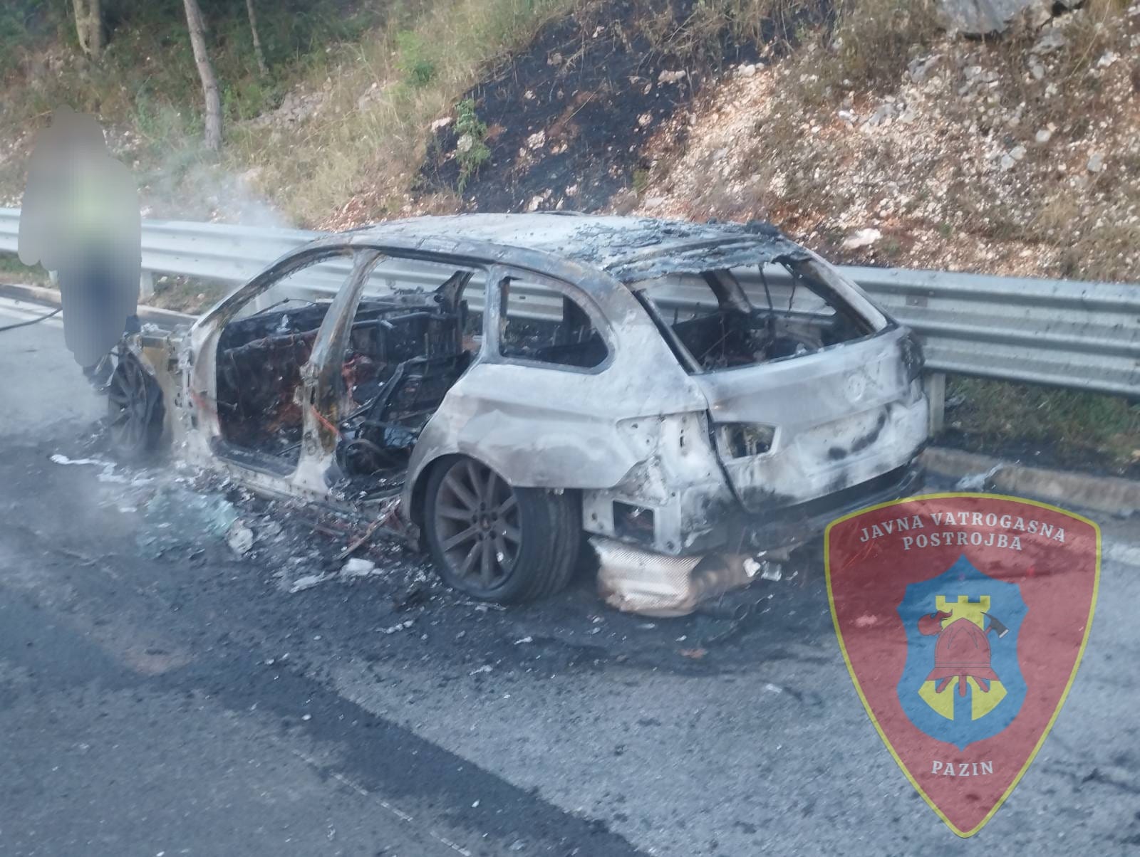 Izgorjelo vozilo na Ipsilonu -Pazin 3