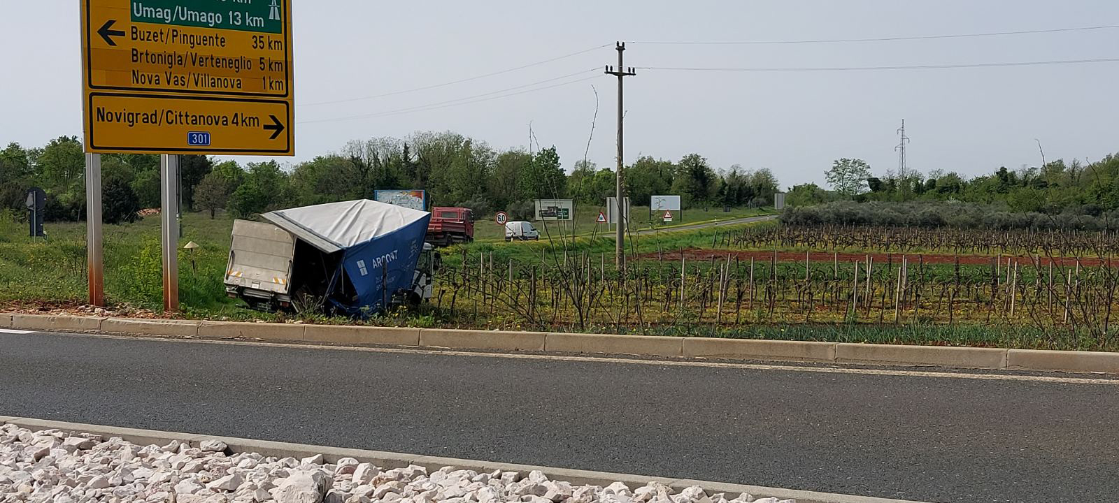 Prometna nezgoda Novigrad-Brtonigla, kamion1