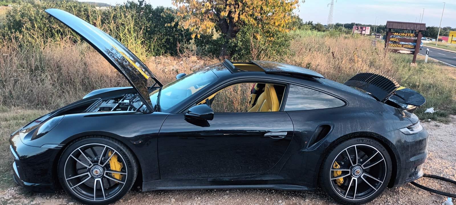 Umag požar automobila, 6-8-2024-, auto bočno