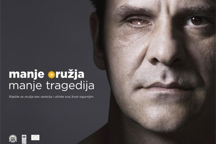 manje oružja, manje tragedija