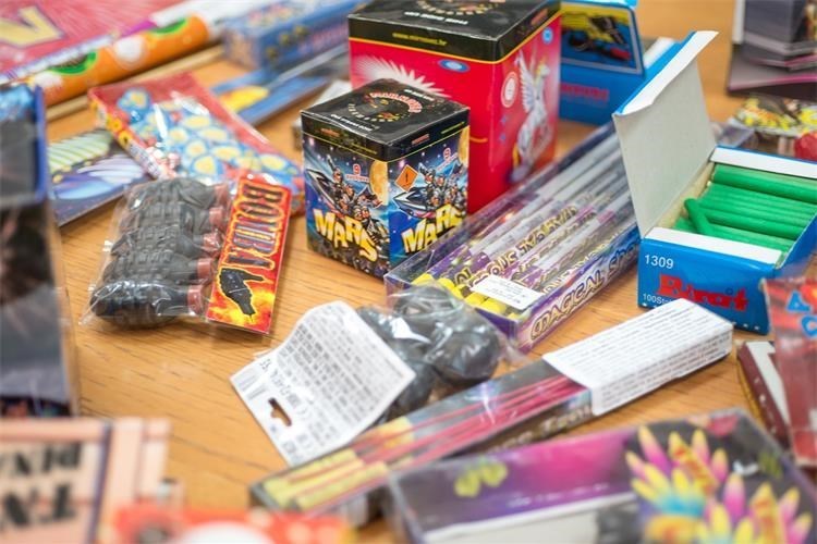 pirotehnička sredstva,petarde