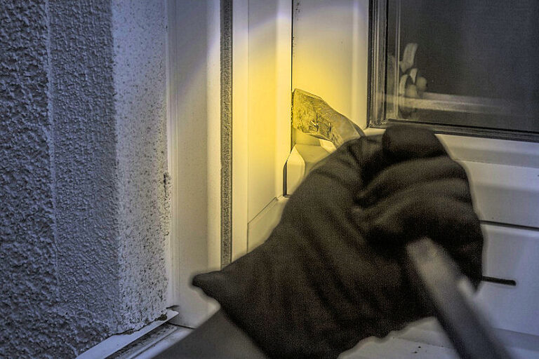 provalnik, lopov, krađa