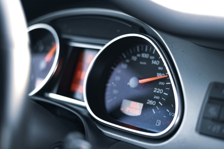 Brzinomjer, auto, vožnja