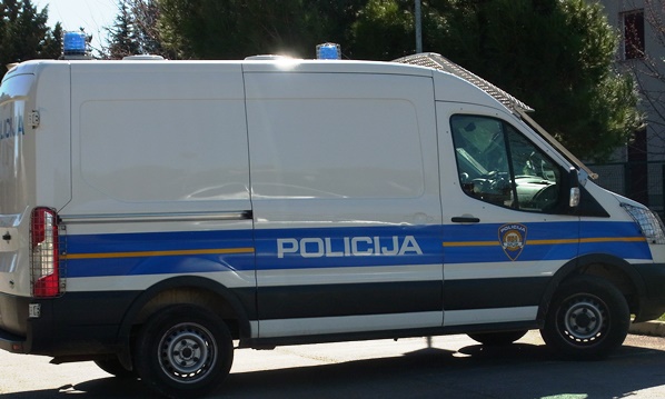 policija kombi marica