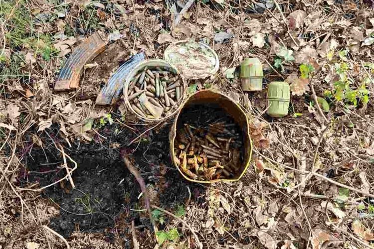 ručne bombe i streljivo