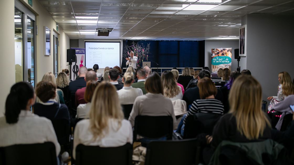 Poduzetnički inkubator, predavanje