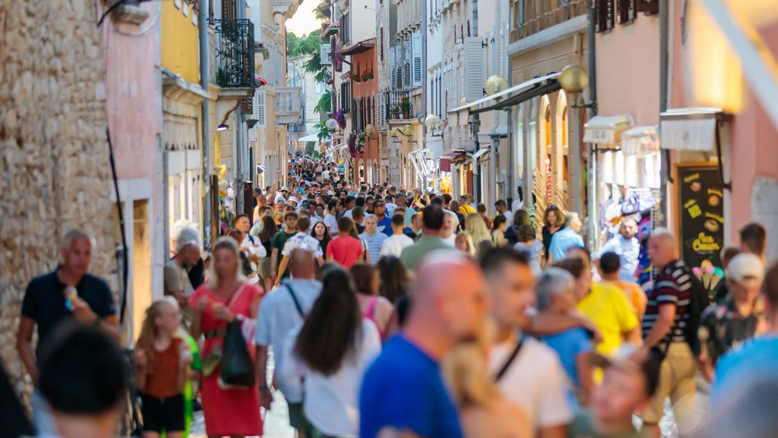 Poreč turisti, gužva, ljudi