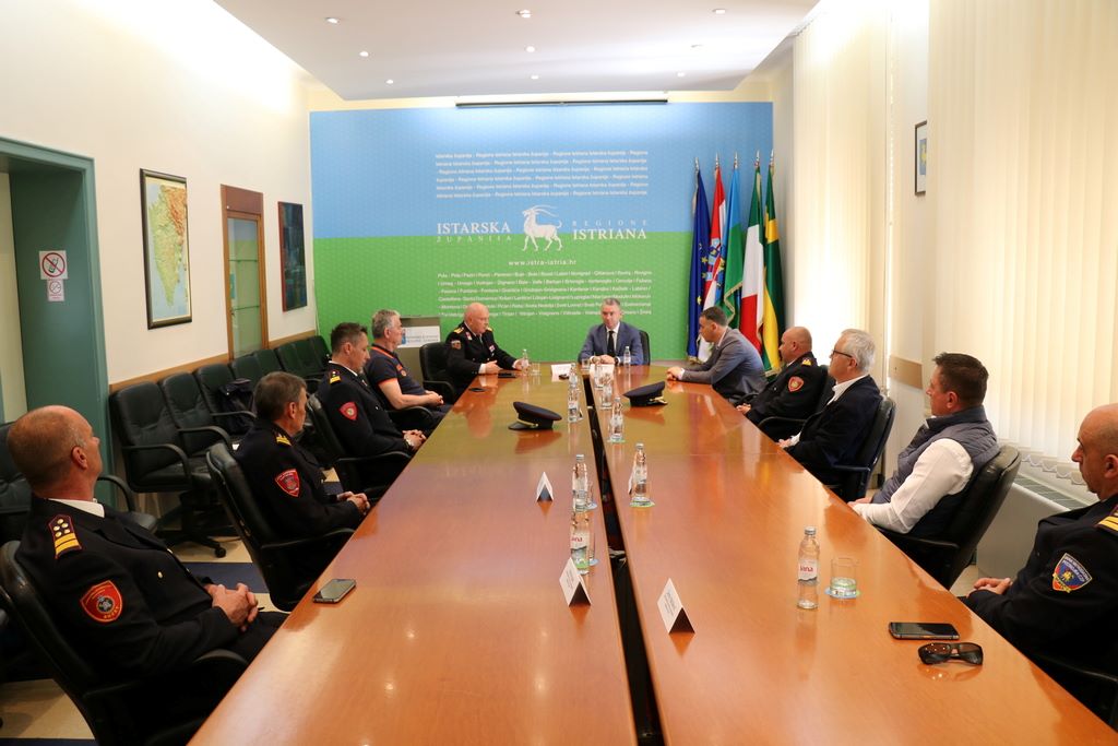 Miletić, Kozlevac i vatrogasci