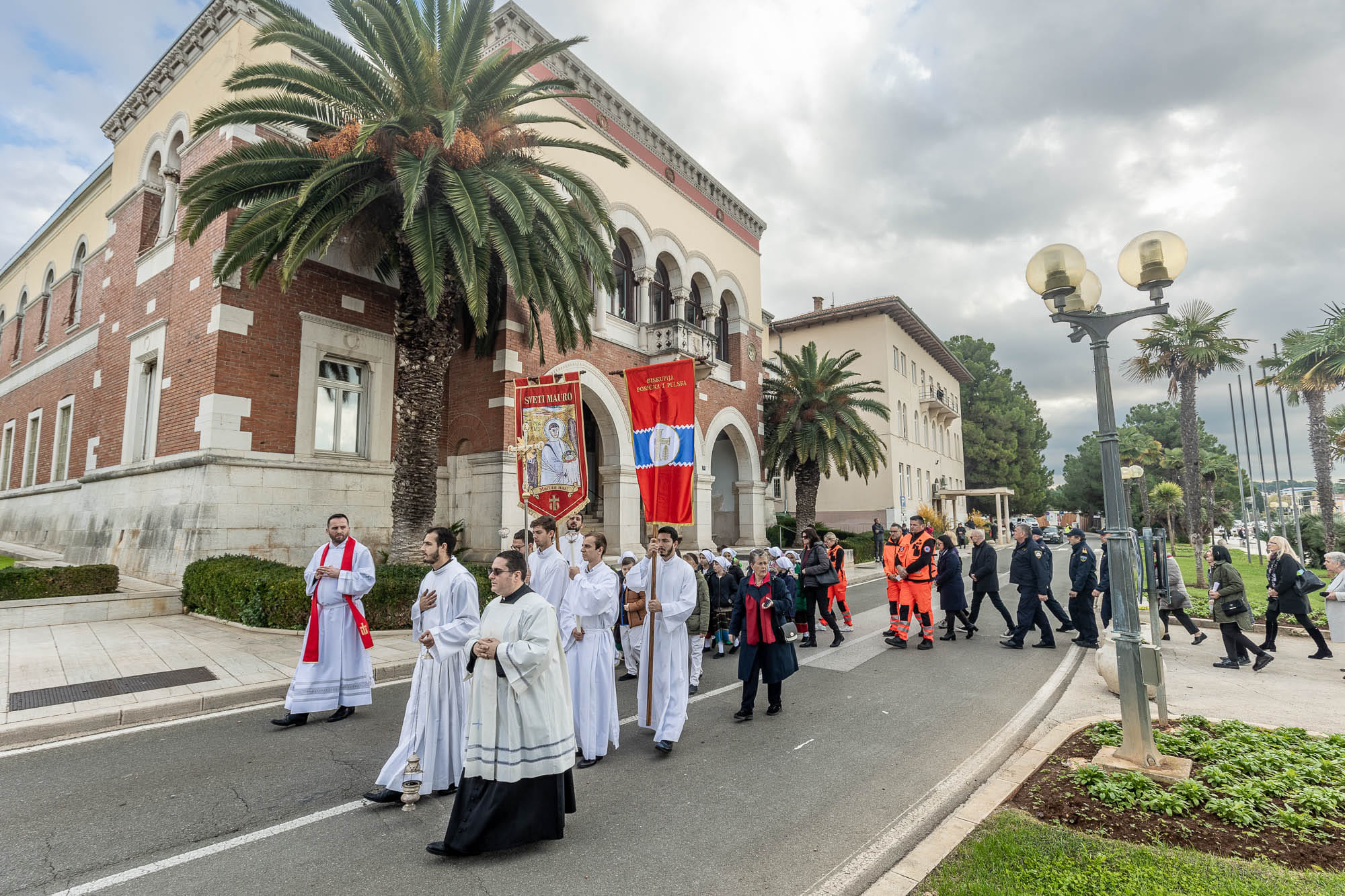Poreč, procesija ulicama (2)