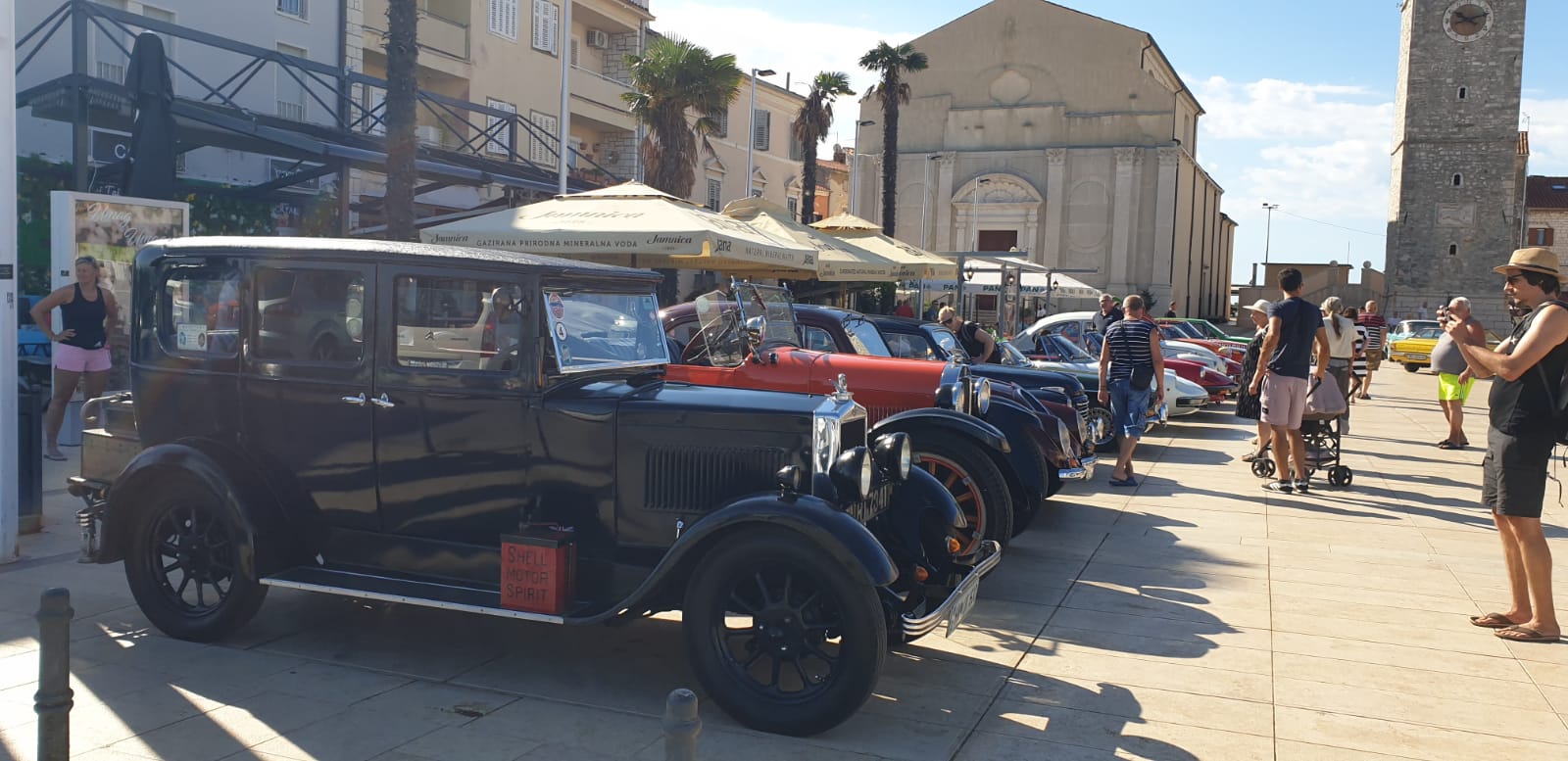 d79e7935-f103-4c4c-add9-7a5f0bbc3fe8