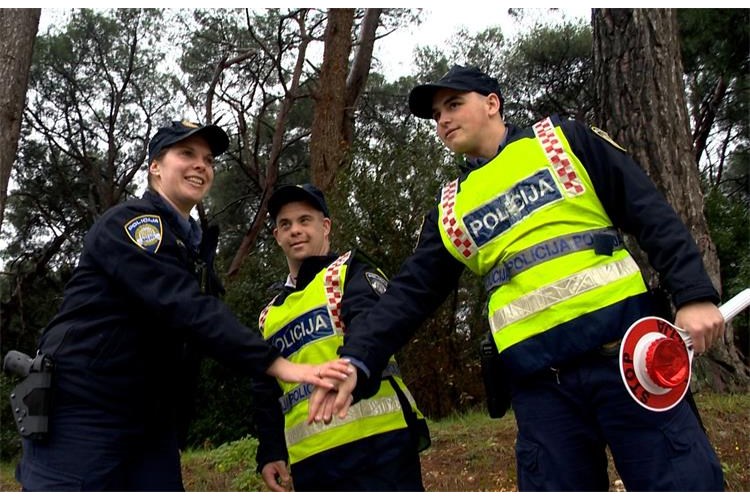 Luka i policajci iz Pule