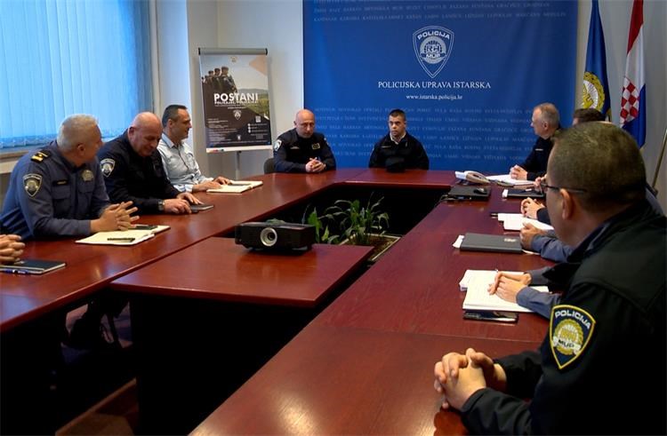 Luka, policajci iz Pule, Alan Klabot