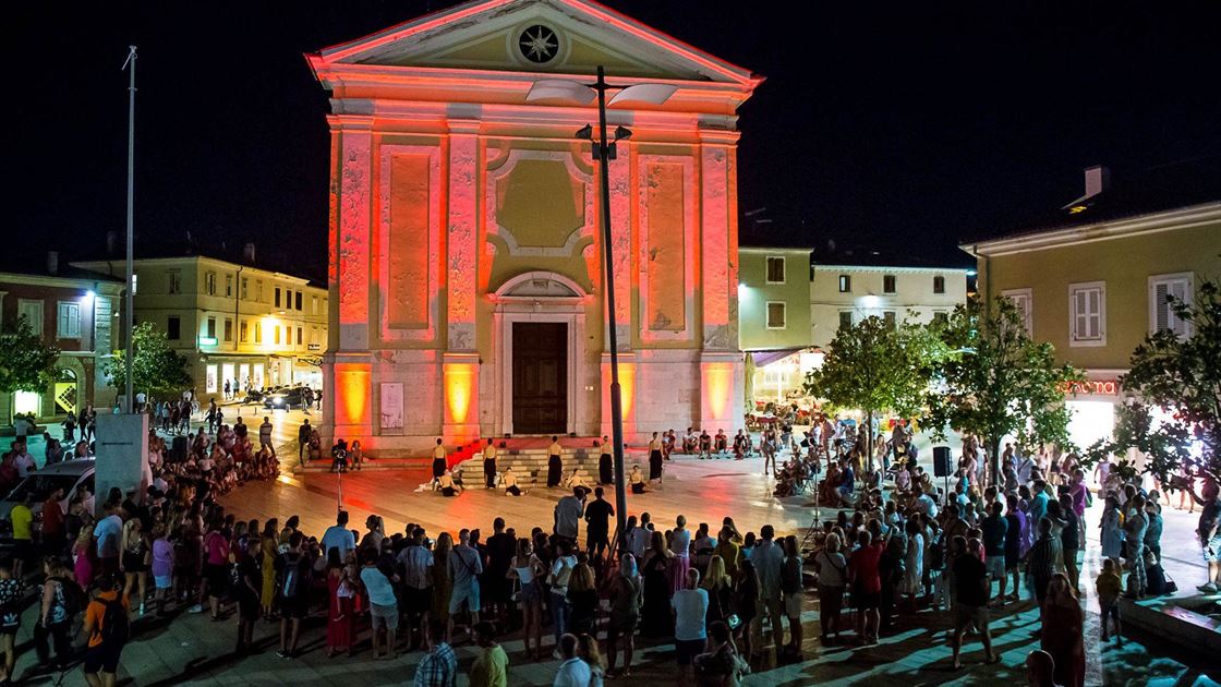 Ljeto u Poreču, zabava na trgu