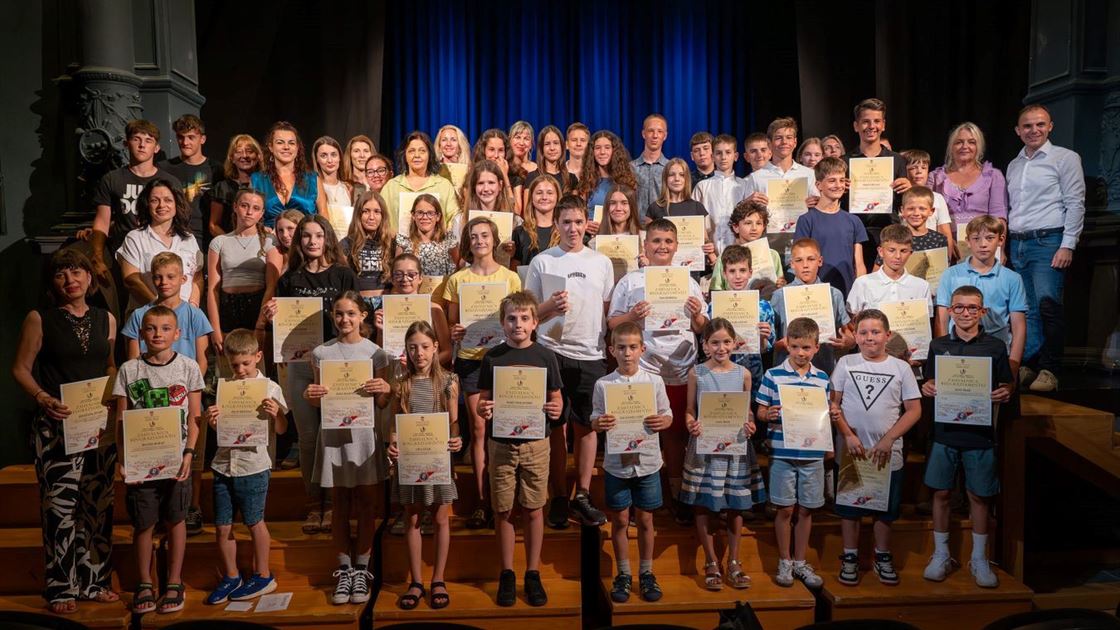 Nagrađeni porečki osnovno&scaron;kolci