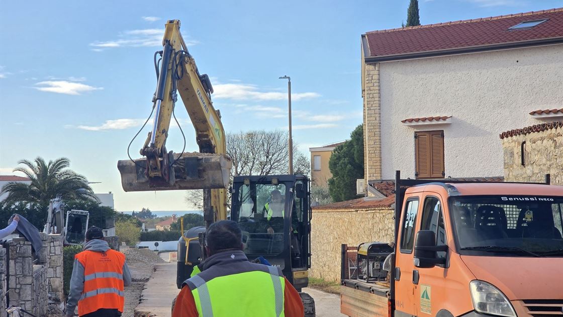 Poreč radovi, radnici, bager, kamion